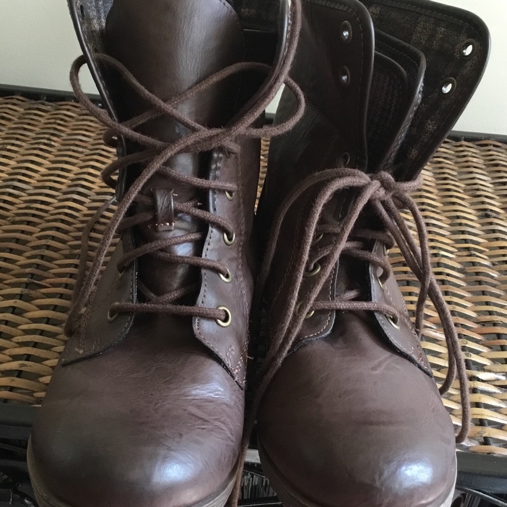 Rock & Candy Brown Boots size 8.5